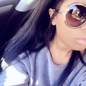 Meet your Posher, Nakisha